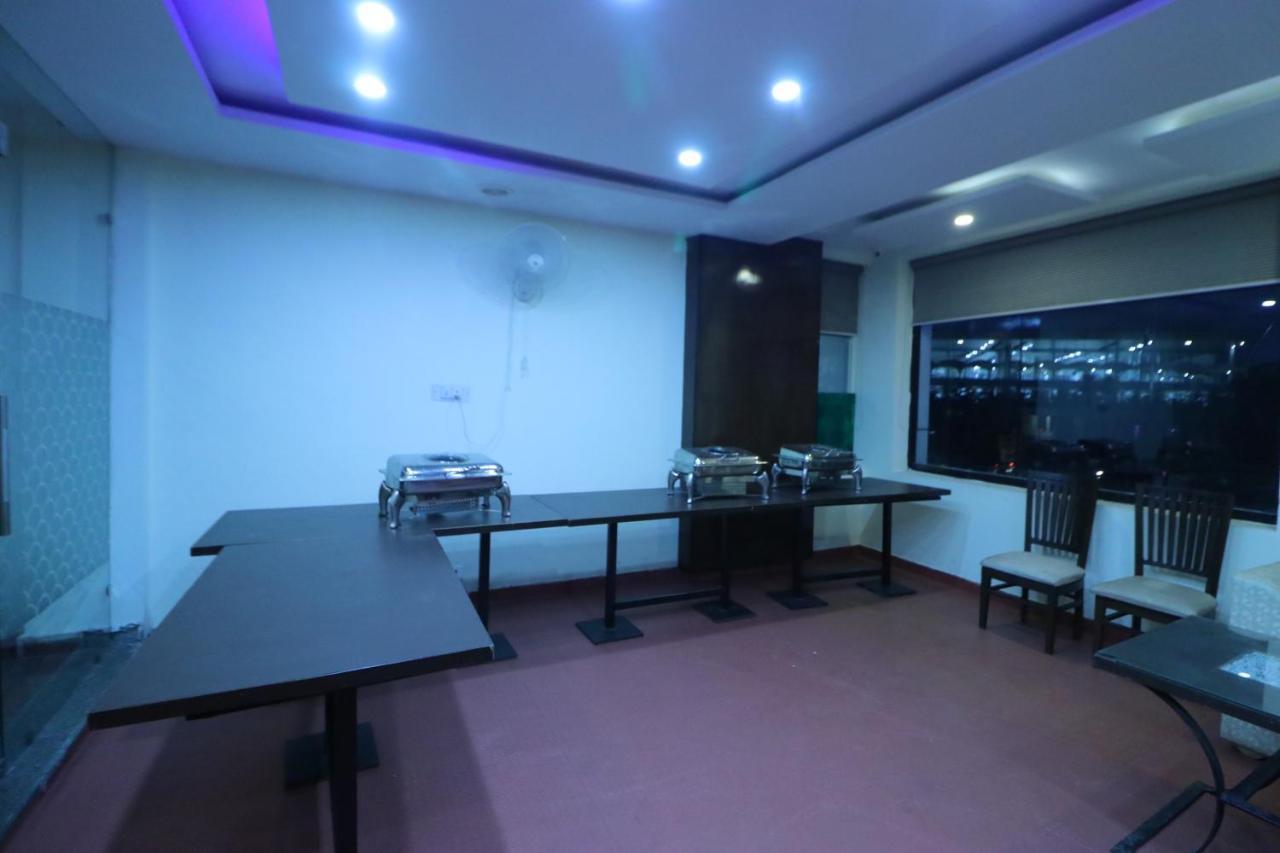 Hotel Eurasia Mohali International Airport Zirakpur Extérieur photo