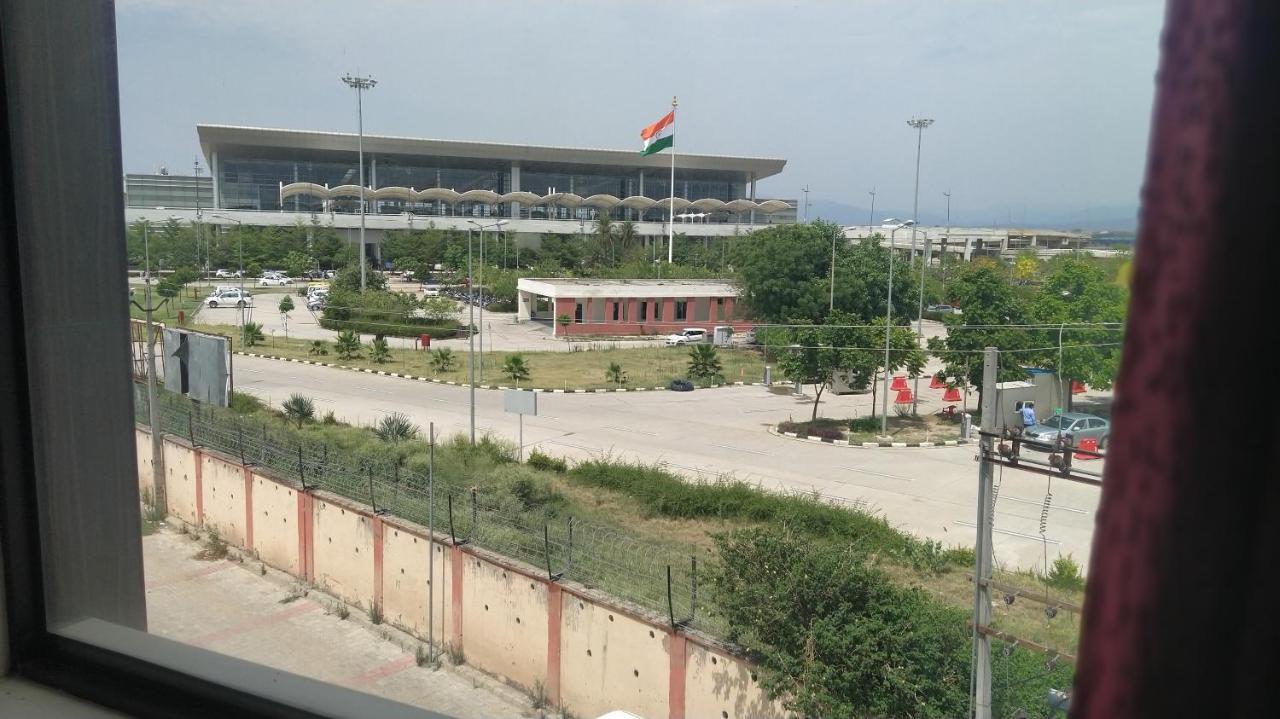 Hotel Eurasia Mohali International Airport Zirakpur Extérieur photo